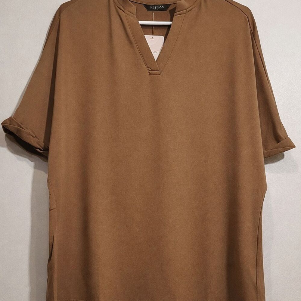 Unbranded Brown V-neck Short Sleeve Tee With Cuffed Sleeves, Size Medium